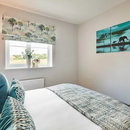 Host & - Stratton Close Tatil Evi